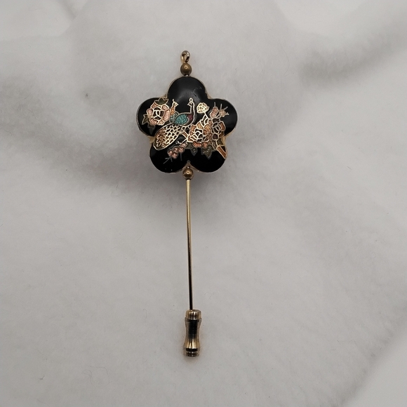 Elegant Black and Gold Floral Brooch - Picture 2 of 3